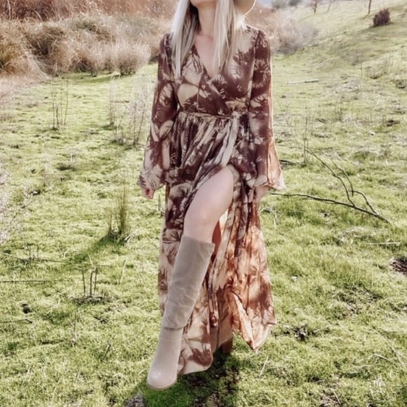 SUNSET - MAXI DRESS Floral Print Maxi Dress Cream and Brown - Picture 5 of 11